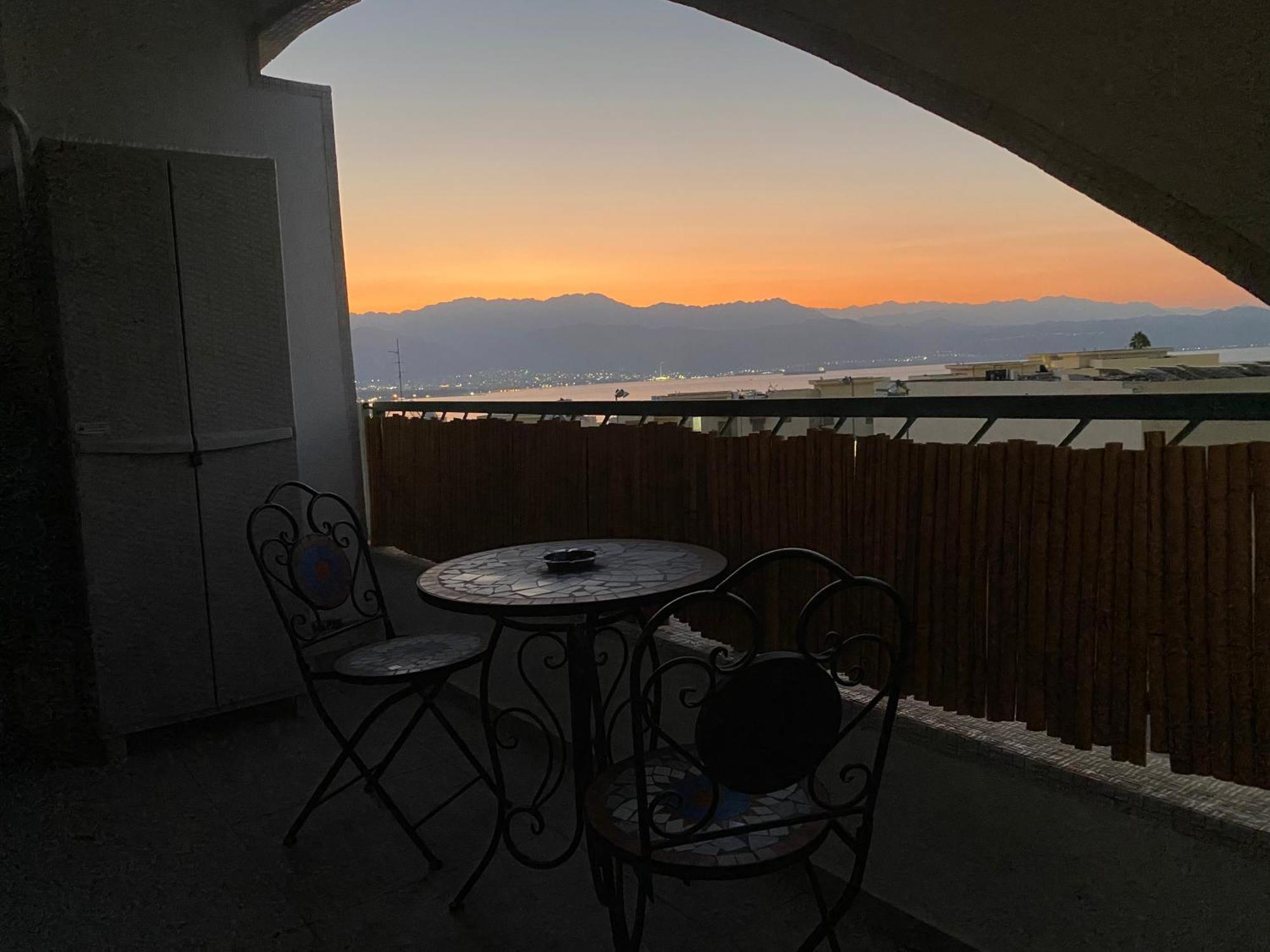 Appartamento Seaside House & Free Parking Eilat Esterno foto